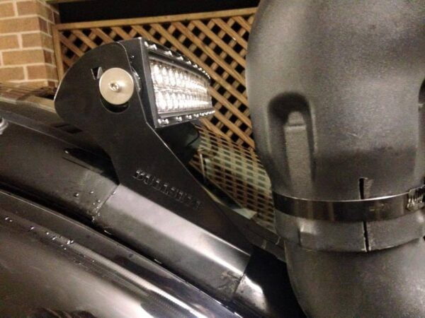 Mitsubishi Triton ML/MN 50″ Curved Windscreen Mount