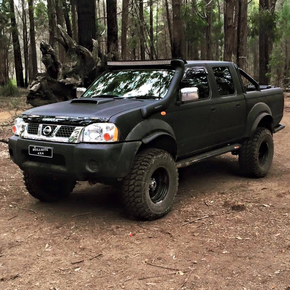 Nissan Navara D22 windscreen mount 50" lightbar