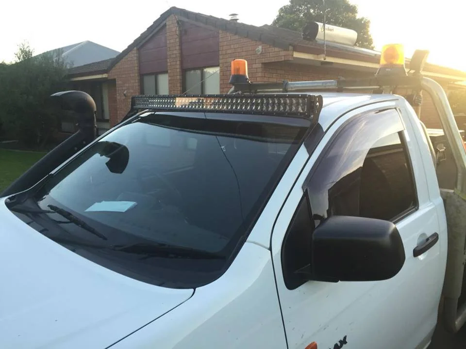 Holden Colorado RG – 50″ Curved Windscreen Mount