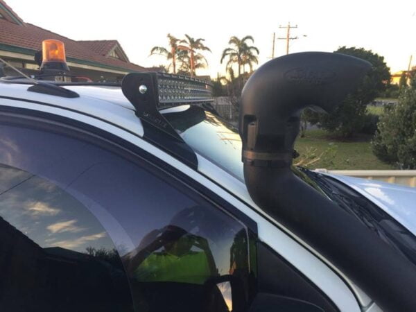 Holden Colorado RG – 50″ Curved Windscreen Mount