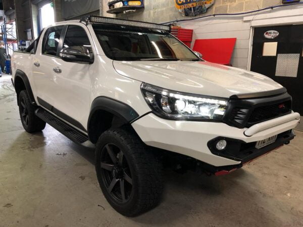 Toyota N80 Hilux 2016 ~ Present – 50″ Curved Windscreen Mount