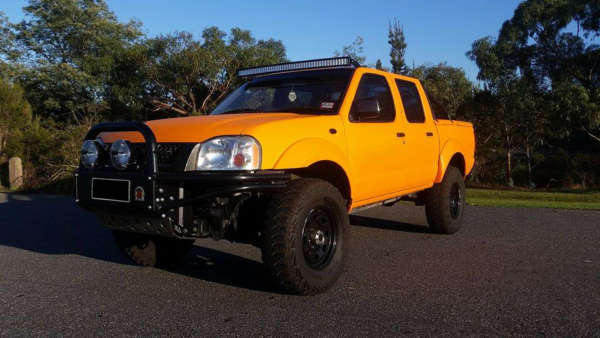 Nissan Navara D22 - 50 inch Windscreen Mounts
