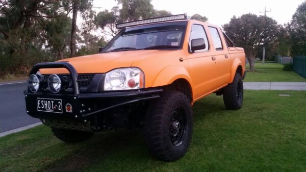 Nissan Navara D22 - 50 inch Windscreen Mounts