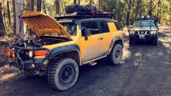Toyota FJ Cruiser 50" Curved Windscreen Mounting Brackets