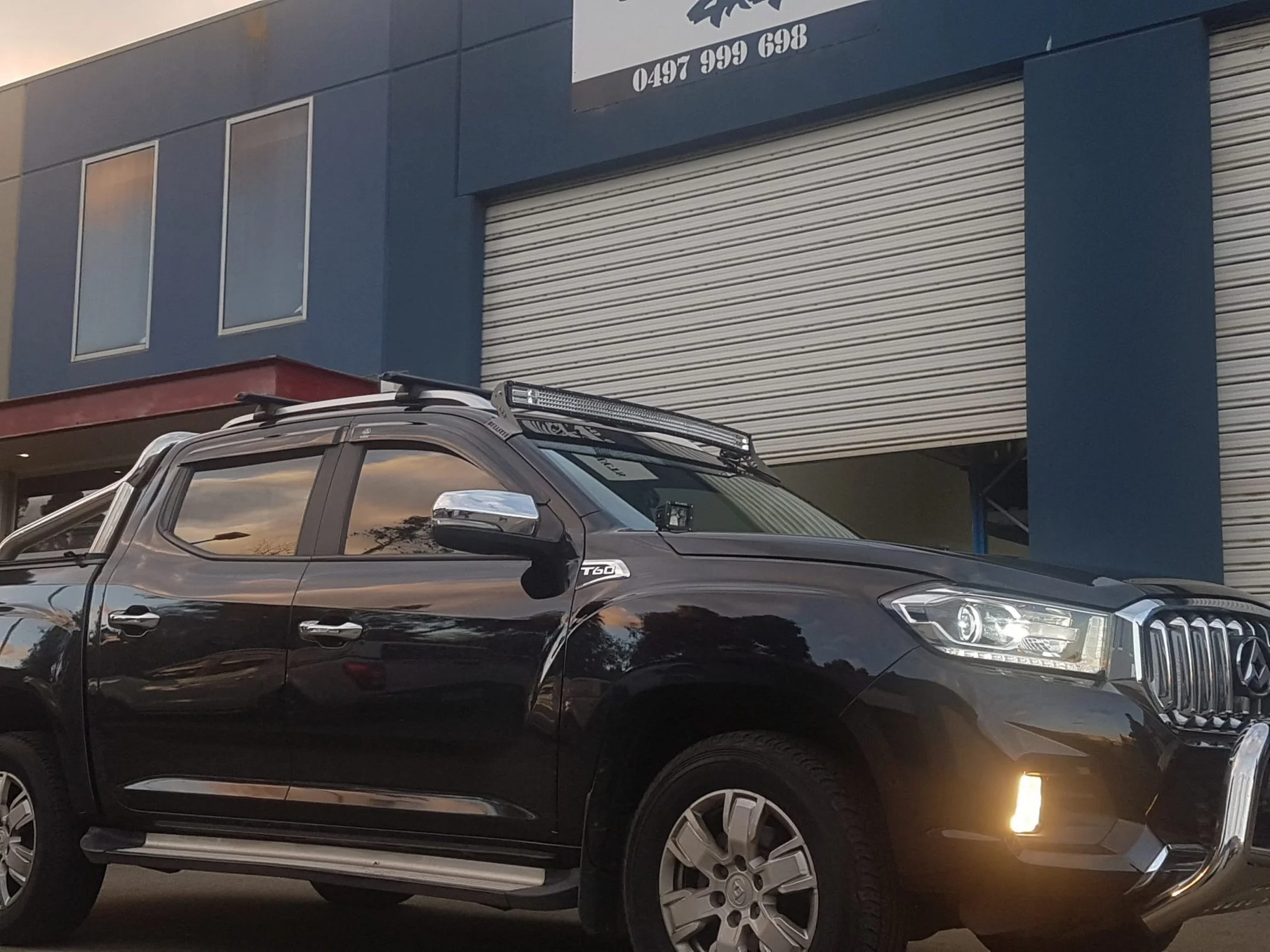 Curved Windscreen Mount