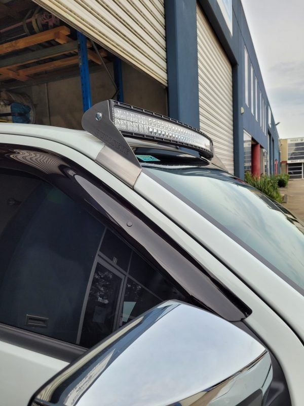 WINDSCREEN MOUNTS