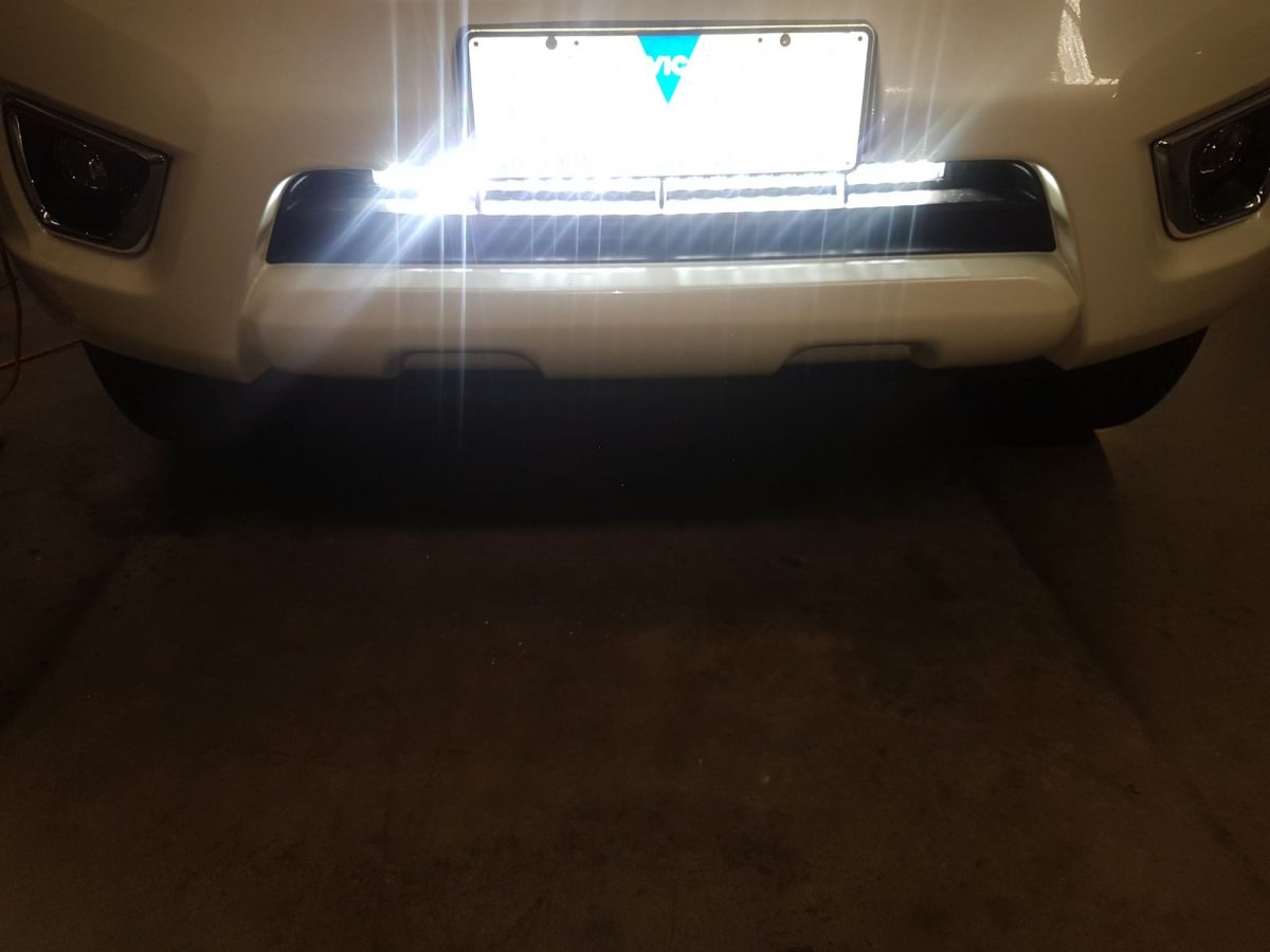 NP300 Lower Grill Mount to suit 26" Slimline Light bar