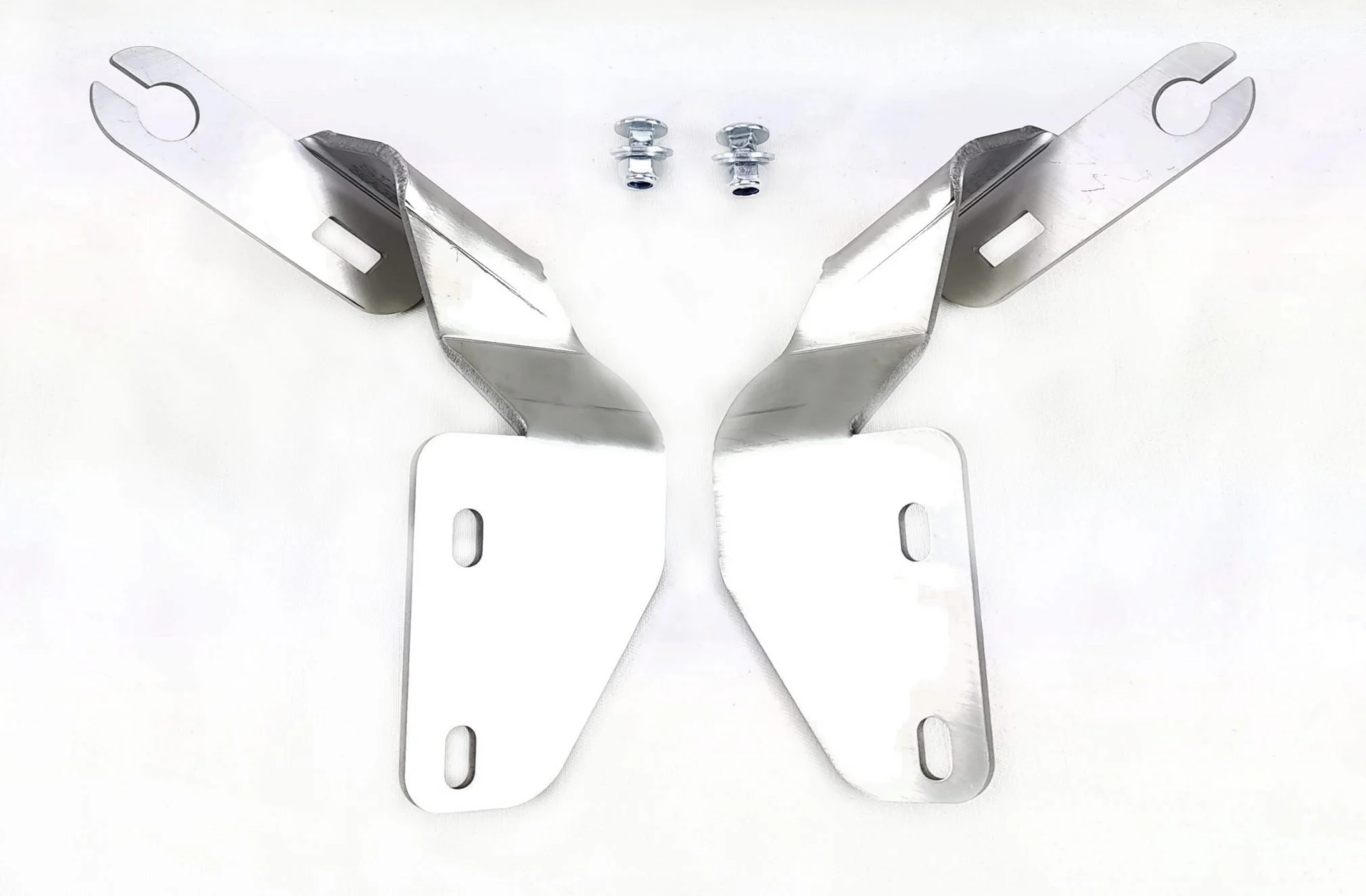 BT50 Pre 2021 UHF antenna cowl mounts image 04