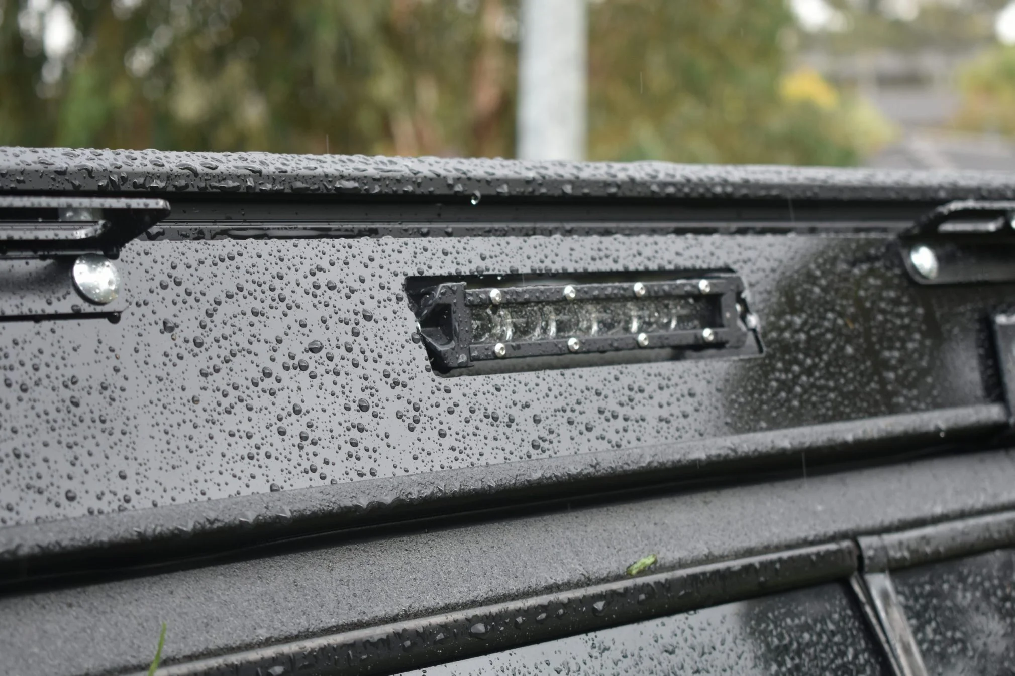 GU low profile roof rack backbone