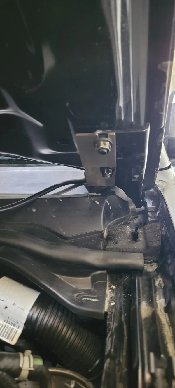 Nissan Navara D40 – Cowl Mounting Brackets