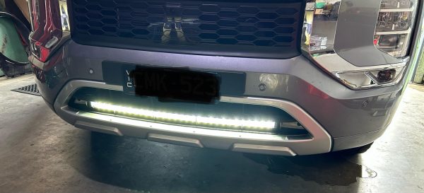 Mitsubishi Outlander Lower Grill Mounting Brackets (2024) 26" Slimline Dual Row LED Lightbar -Curved-26" Slimline Dual Row LED Lightbar -Curved-