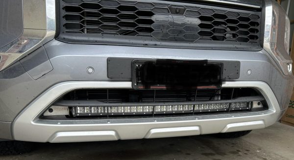 Mitsubishi Outlander Lower Grill Mounting Brackets (2024) 26" Slimline Dual Row LED Lightbar -Curved-